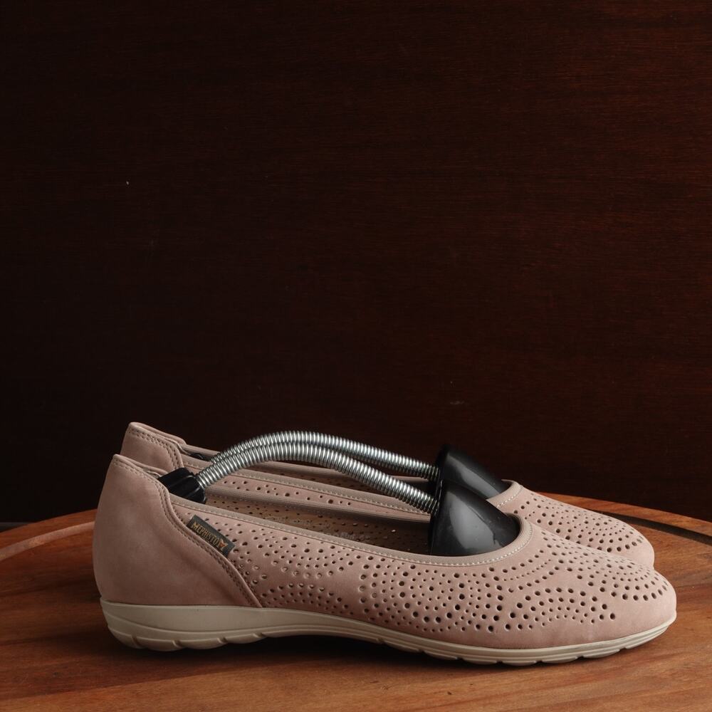 Mephisto Flats WMS SZ 9 Beige Elsie Perf Leather Minimalist Neutral Comfort Shoe
